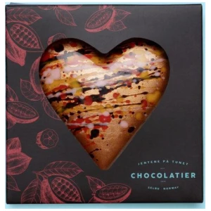 Jentene på tunet Hjerte fylt med Hasselknas